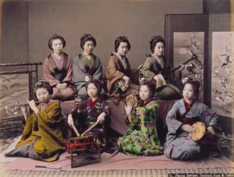 Group of Geisha girls playing musical instruments